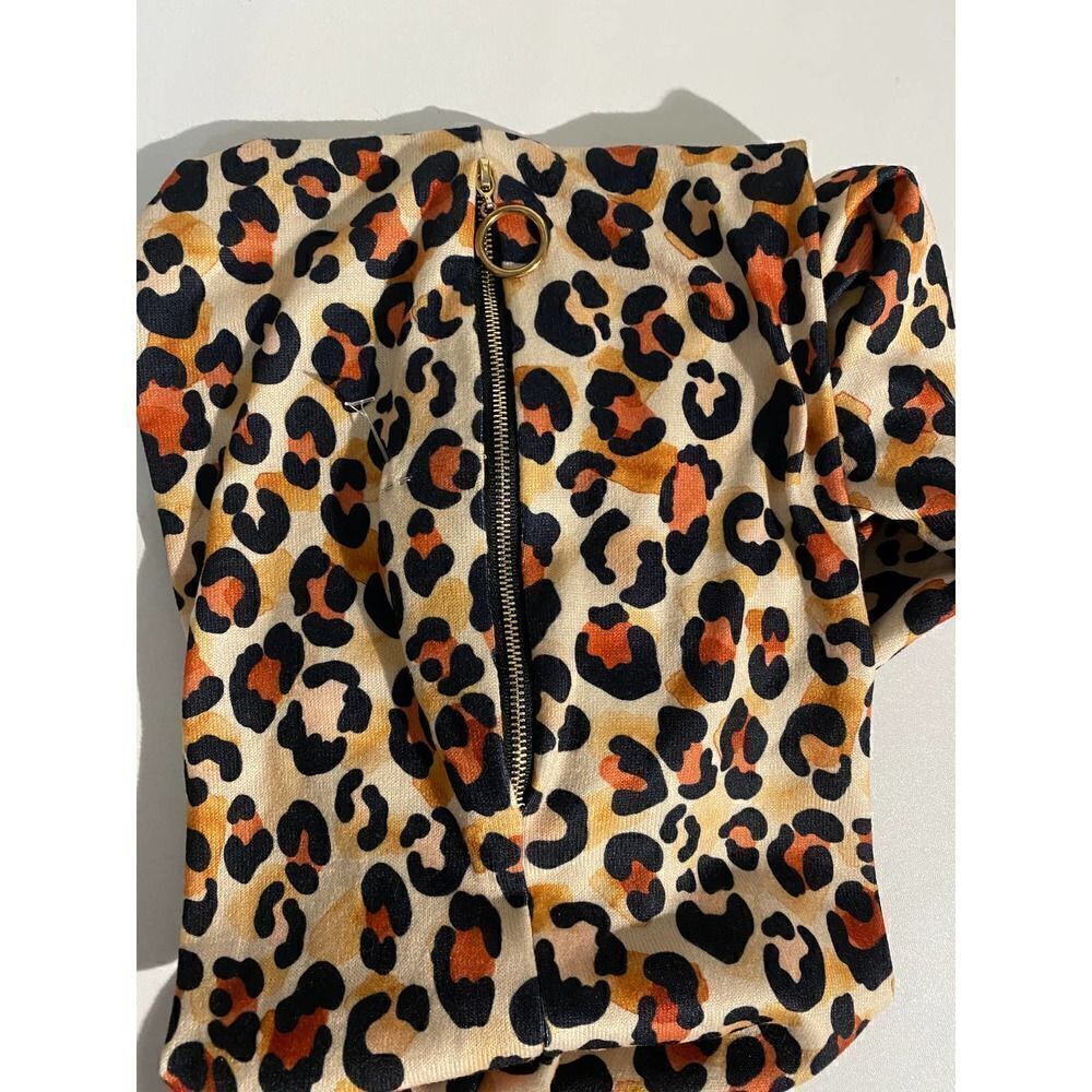Cheetah Print Infinity Scarf With Pocket - Picture 4 of 5